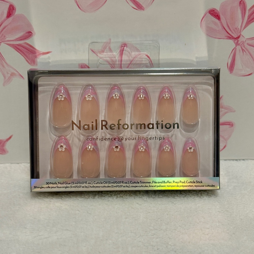 Nail Reformation Almond French Tip Press On Nails‎ Flower Detail 30 Piece Set